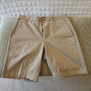 Men’s Vince khaki chino shorts, size 32